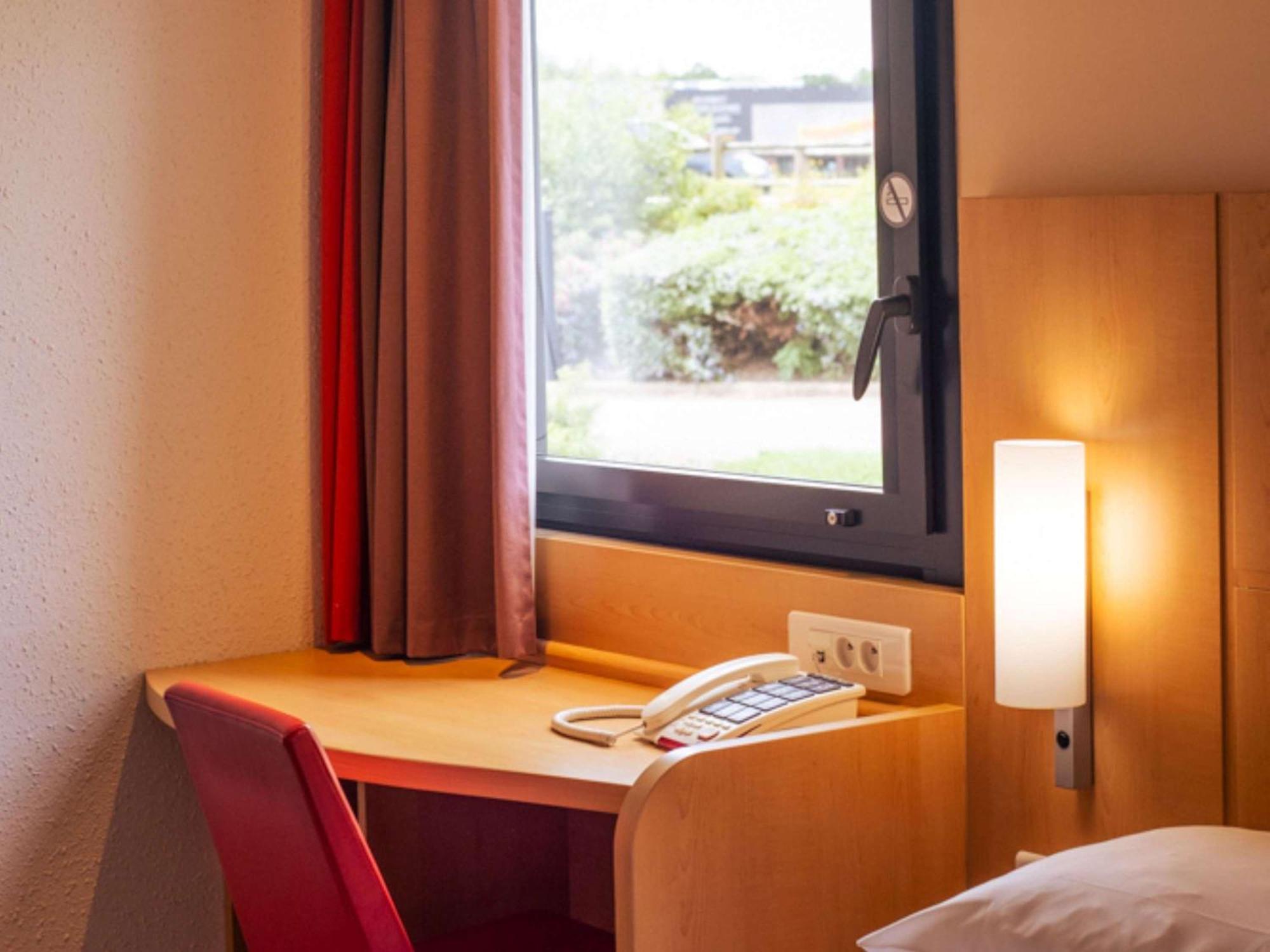 ไอบิส แก็งก็อง - เกอร์ เบรอแตญ Hotel Ploumagoar ภายนอก รูปภาพ