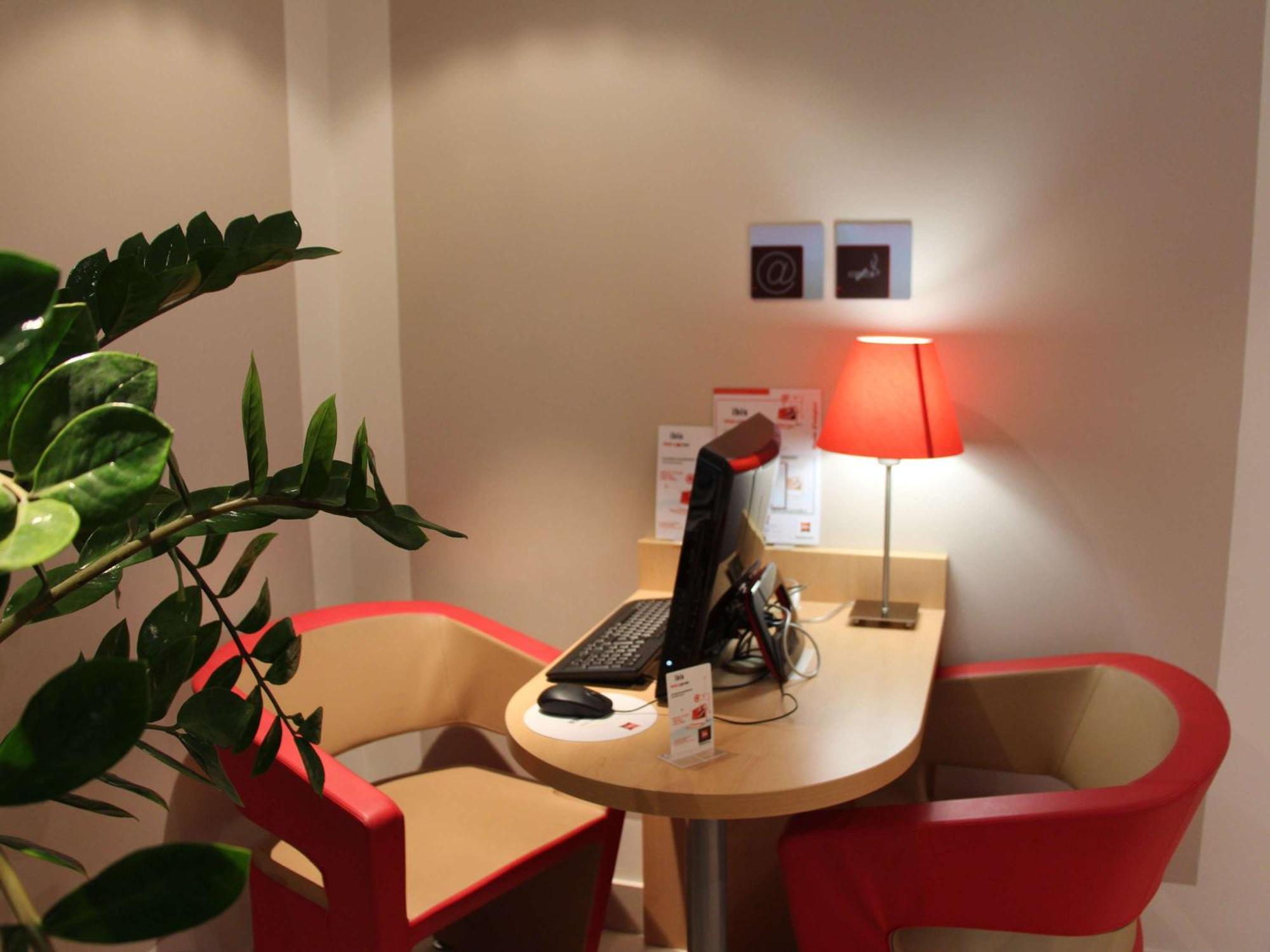 ไอบิส แก็งก็อง - เกอร์ เบรอแตญ Hotel Ploumagoar ภายนอก รูปภาพ